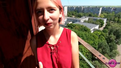 Studentka smyslně kouří cizince ve vnitrozemí - sperma na tváři