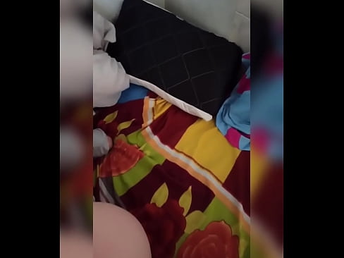 ❤️ Moje spolubydlící zůstává doma sama, protože její manžel jede na dovolenou a já využívám příležitosti, abych ji ošukal a naplnil jí prdelku mlékem. ️ Kvalitní sex u nás ❌